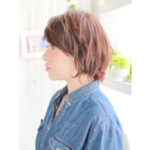 ピンクベージュのゆるカジュアルスタイル