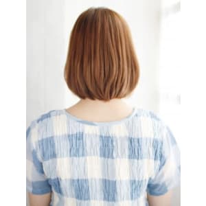 ハイトーンボブのワンカールスタイル