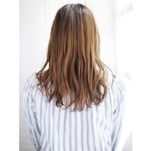 セミウエットのミックスカールスタイル