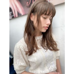 大人かわいいブランジュロング 束感ハイライト
