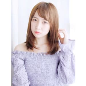 ツヤ感ナチュラルストレートスタイル