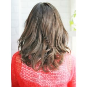 リバース巻きのゆるカールスタイル