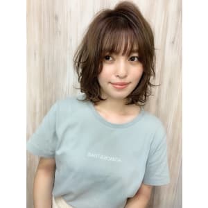 【重山】外ハネレイヤー小顔バングミディ
