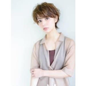 大人可愛い小顔マッシュショート