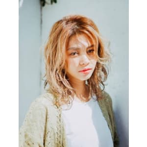 外国人風ミディアムレイヤー - Hair.& Spa Ingrove 千葉ニュータウン店【イングローブ】掲載中