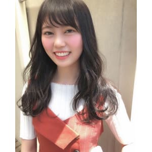 抜け感ロングヘア