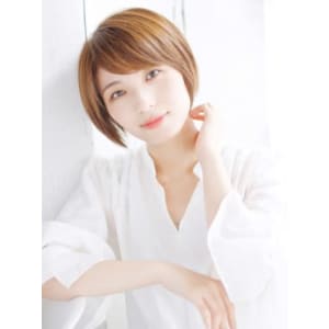 大人可愛いショートボブスタイル