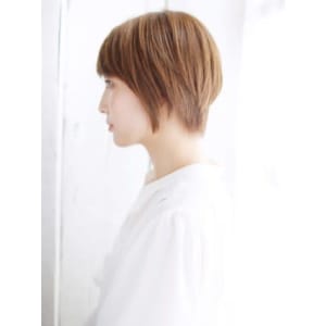大人可愛いショートボブスタイル