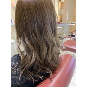 秋もグレージュカラー - EMU international 春日部本店【エムインターナショナル】掲載中