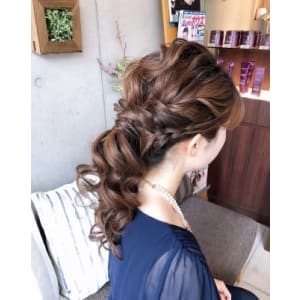 結婚式お呼ばれローポニー - EMU international 春日部本店【エムインターナショナル】掲載中