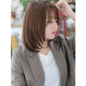 斜めバング×外国人風カラーのツヤ感セミディ　簡単スタイリング