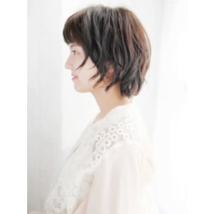 ふんわりシルエットの外ハネボブスタイル