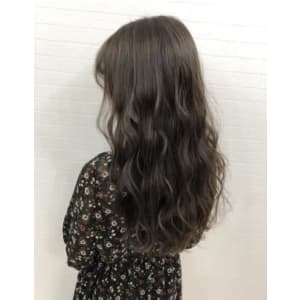 ベージュ_ロング_コテ巻き＜池袋＞7008