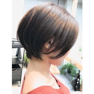直毛さんでも耳かけハンサムショート