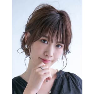 シンプルシニヨンアレンジ - EARTH coiffure beaut? 上尾店【アースコアフュールボーテアゲオテン】掲載中