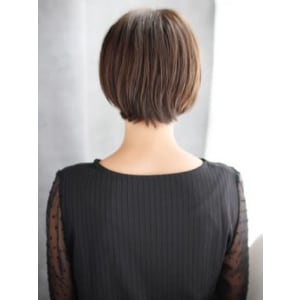 襟足スッキリかきあげショート
