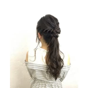 大人かわいいローポニーアレンジ　ポニーテール池袋