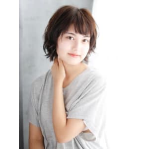 ふんわりシルエットの外ハネボブスタイル