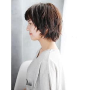 ふんわりシルエットの外ハネボブスタイル