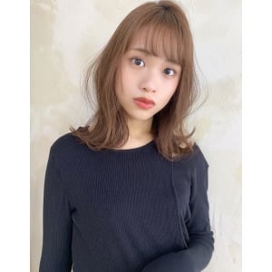 大人ツヤ髪外ハネセミディ
