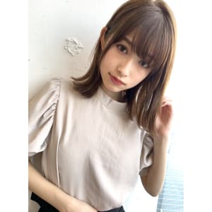 大人綺麗な外ハネミディ