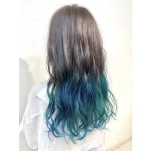Lia＆伊藤夏海 グレージュ×ブルーグラデ