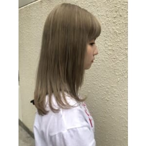 Lia　外国人風ブロンドカラー