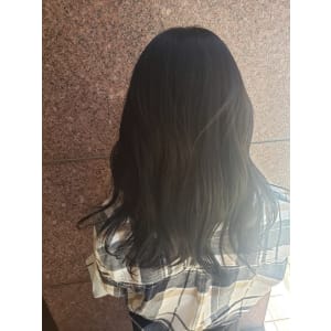 カーキブラック