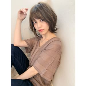 小顔にみせるダブルバング ブランジュショート