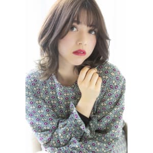 グレージュナチュラルレイヤーシースルーバング伸ばしかけ