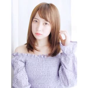 ツヤ感ナチュラルストレートスタイル