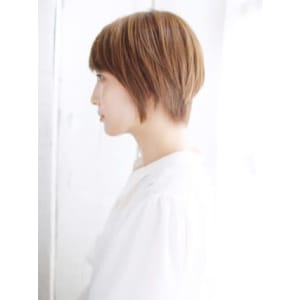 大人可愛いショートボブスタイル