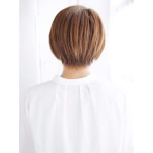 大人可愛いショートボブスタイル