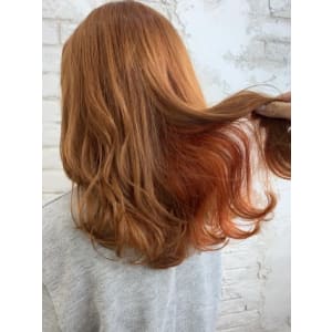 インナーカラー派手髪大人かわいい