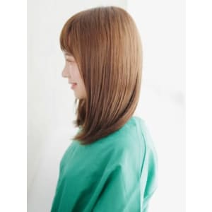 ツヤ感ナチュラルストレートスタイル