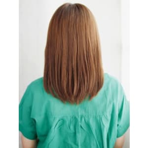 ツヤ感ナチュラルストレートスタイル
