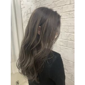 20代、30代に人気ハイライトカラー透け感ベージュ6048