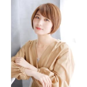 大人可愛いショートボブスタイル
