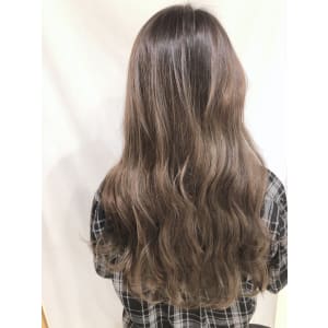 秋のミルクティーベージュ 