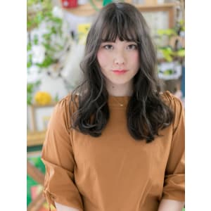 黒髪×くせ毛風ふんわりモテロング　伸ばしかけ