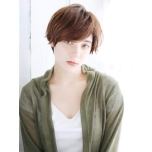 ふんわり大人外ハネショート