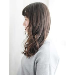 透け感バングのセミウエットカール