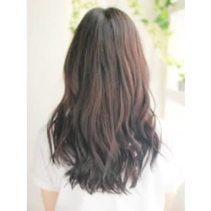 ヘルシーな黒髪ゆるウェーブ