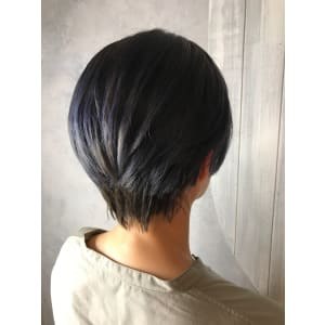 ブルージュ　担当　飯田