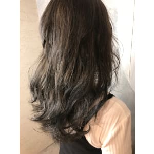 暗髮　担当　飯田