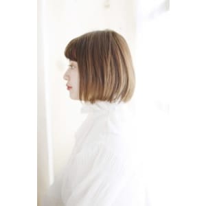 透けバングのフェミニンボブ