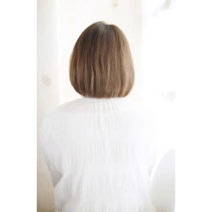 透けバングのフェミニンボブ