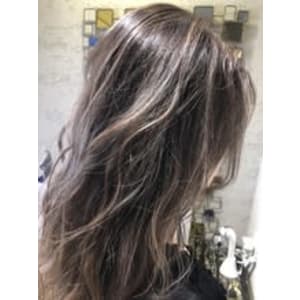インスタ映えグレージュ　担当　越智 靖之