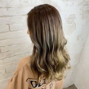 大人かわいいベージュイルミナカラー池袋東口