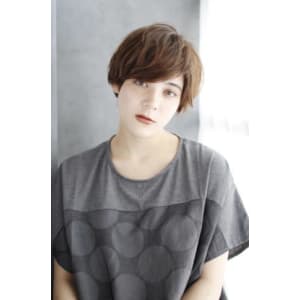 ふんわり大人外ハネショート